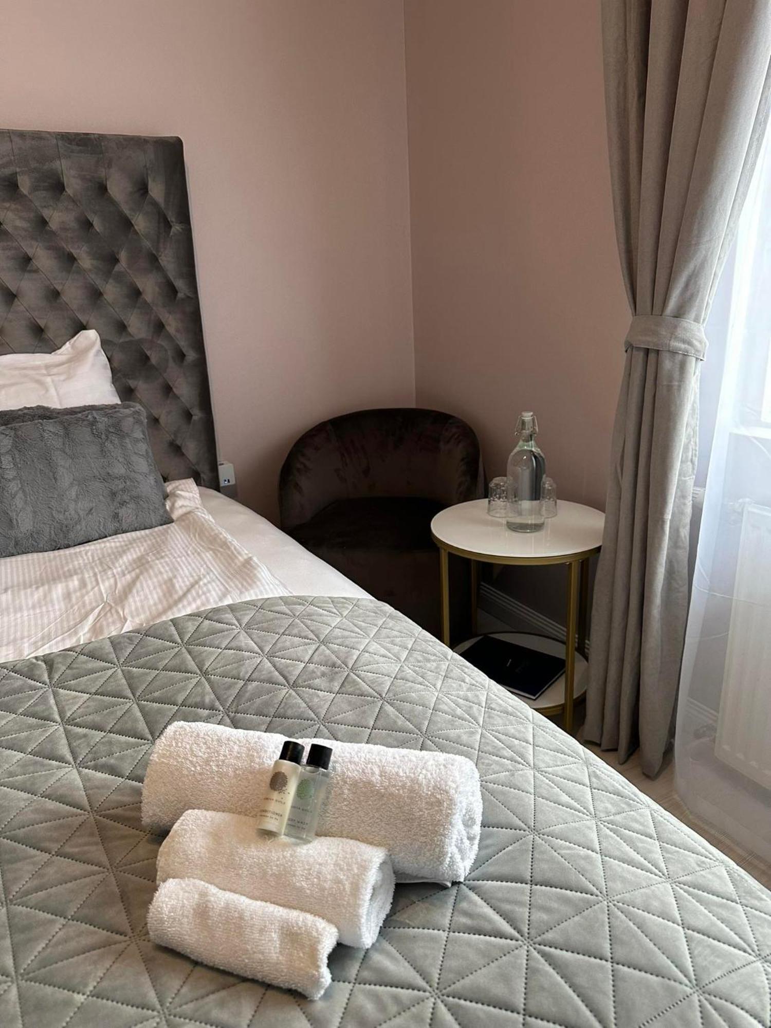 R&J Guesthouse Room グリンダヴィーク エクステリア 写真